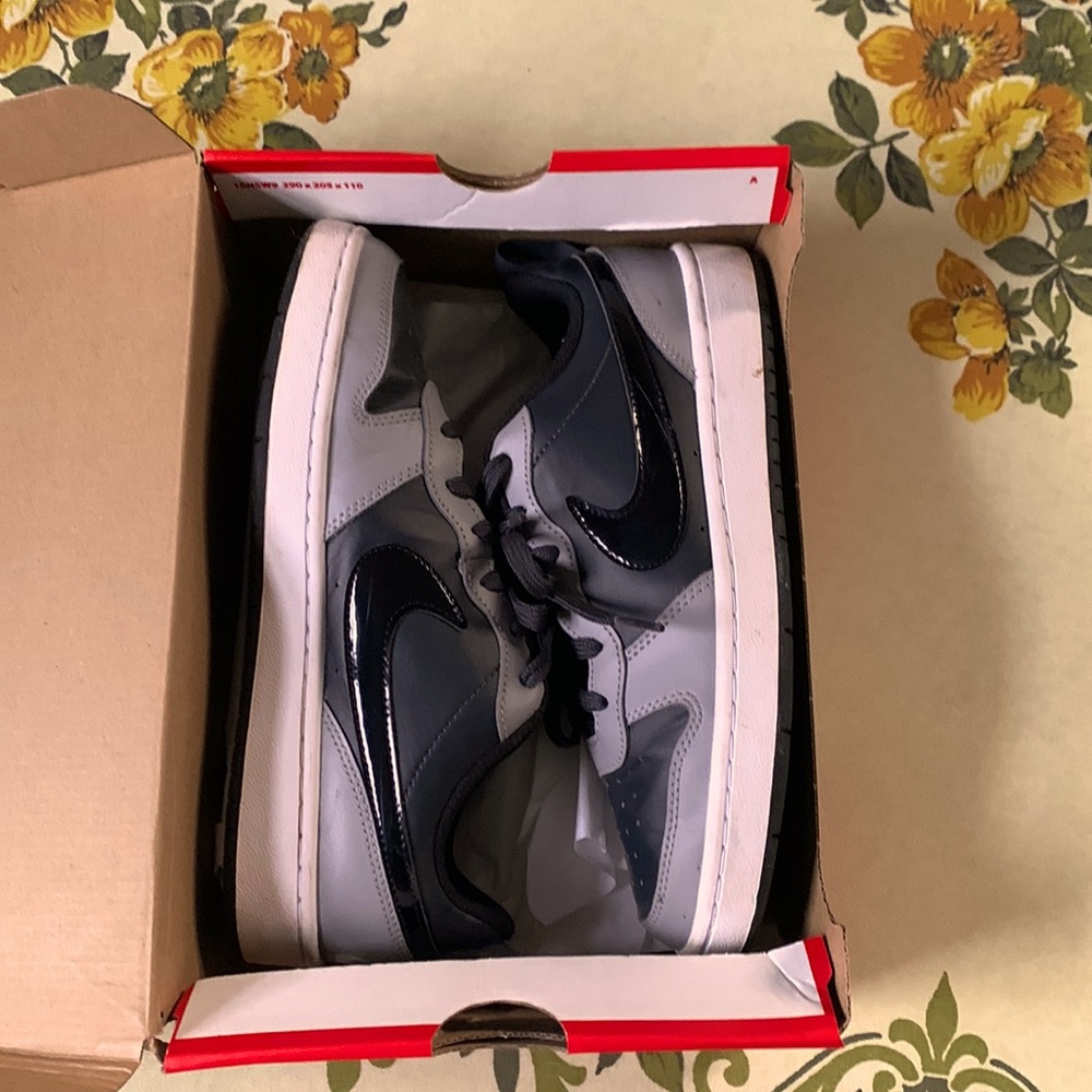 Nike Boroughs size 7